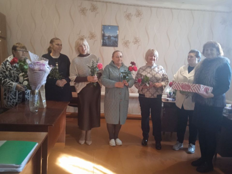 На Краснодонщине педагогов поздравили с профессиональным праздником На Краснодонщине педагогов поздравили с профессиональным праздником