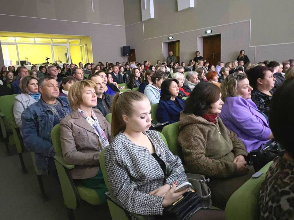 Марина Филиппова: Накануне Дня учителя, поздравила наших педагогов с профессиональным праздником! Марина Филиппова: Накануне Дня учителя, поздравила наших педагогов с профессиональным праздником!