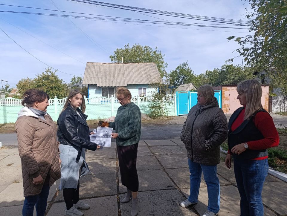В Доме культуры поселка городского типа Михайловка состоялась уличная акция, громко и четко заявившая: «Терроризму скажим – нет!» В Доме культуры поселка городского типа Михайловка состоялась уличная акция, громко и четко заявившая: «Терроризму скажим – нет!»