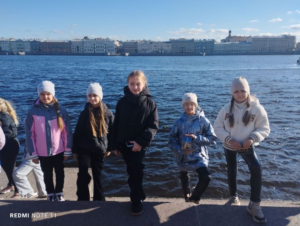 Юные музыканты из Молодогвардейска побывали в Москве и Санкт – Петербурге Юные музыканты из Молодогвардейска побывали в Москве и Санкт – Петербурге