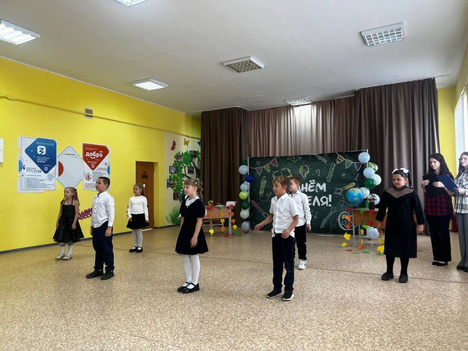 На Краснодонщине педагогов поздравили с профессиональным праздником На Краснодонщине педагогов поздравили с профессиональным праздником