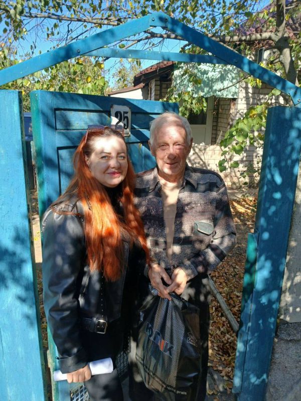 В гости к ветеранам. В День пожилого человека активисты Стахановского отделения ЛДПР приняли участие в мероприятиях, цель которых - чествование людей старшего поколения В гости к ветеранам. В День пожилого человека активисты Стахановского отделения ЛДПР приняли участие в мероприятиях, цель которых - чествование людей старшего поколения