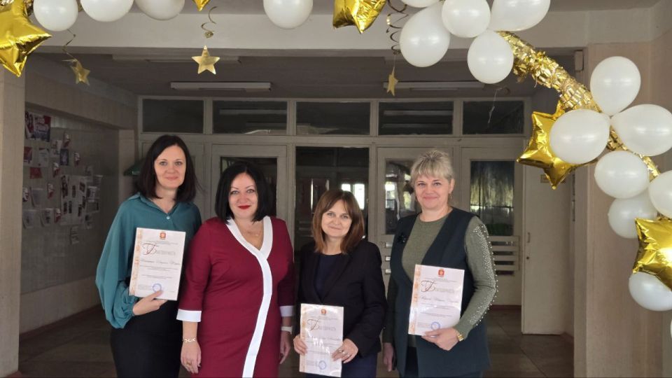 Роман Лысенко: Спешим поздравить учителей, педагогов - ветеранов с Днем Учителя! Роман Лысенко: Спешим поздравить учителей, педагогов - ветеранов с Днем Учителя!