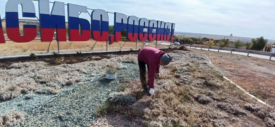 В поселке Изварино провели субботник В поселке Изварино провели субботник