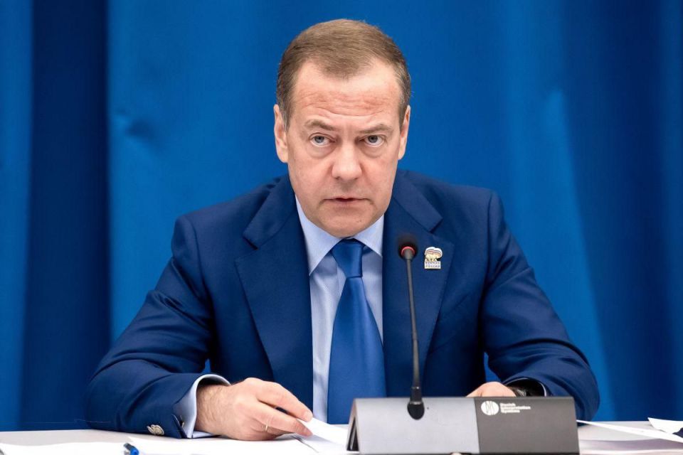 Социальные обязательства, обороноспособность, национальные цели: «Единая Россия» обеспечит финансирование НП Социальные обязательства, обороноспособность, национальные цели: «Единая Россия» обеспечит финансирование НП