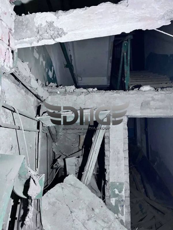 В братской ДНР произошла массированная атака врага на Горловку: частично разрушены дома и школа В братской ДНР произошла массированная атака врага на Горловку: частично разрушены дома и школа