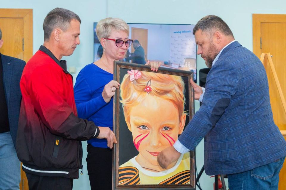 «Живая смотрит с этой картины» «Живая смотрит с этой картины»