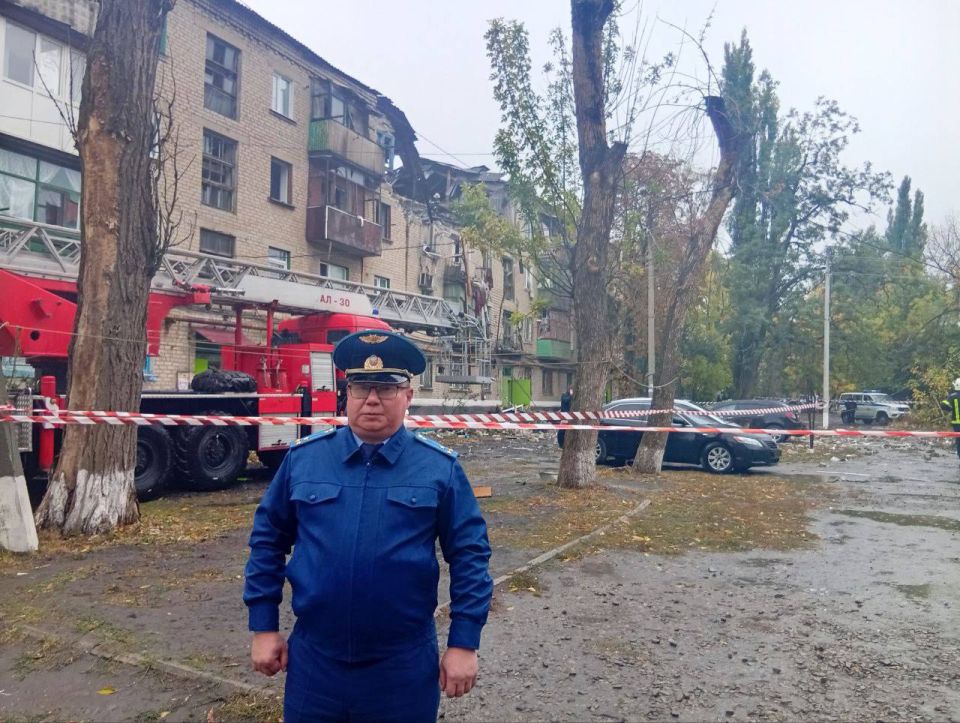 Прокуратура ЛНР проводит проверку по факту взрыва газа в многоэтажке в Красном Луче, сообщили журналистам в ведомстве Прокуратура ЛНР проводит проверку по факту взрыва газа в многоэтажке в Красном Луче, сообщили журналистам в ведомстве