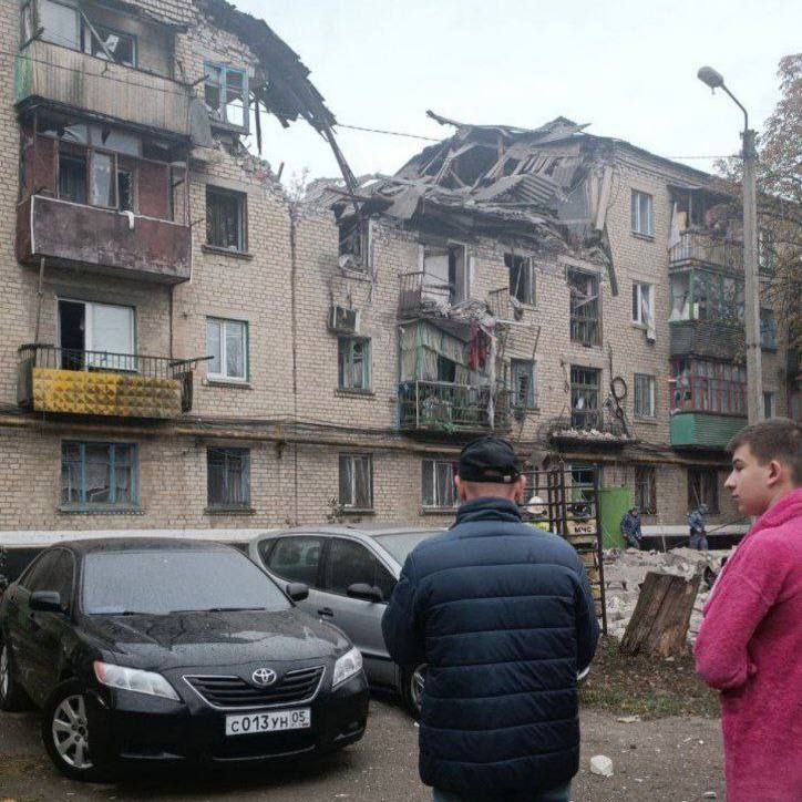 Бытовой газ взорвался в жилом доме в Красном Луче в ЛНР Бытовой газ взорвался в жилом доме в Красном Луче в ЛНР