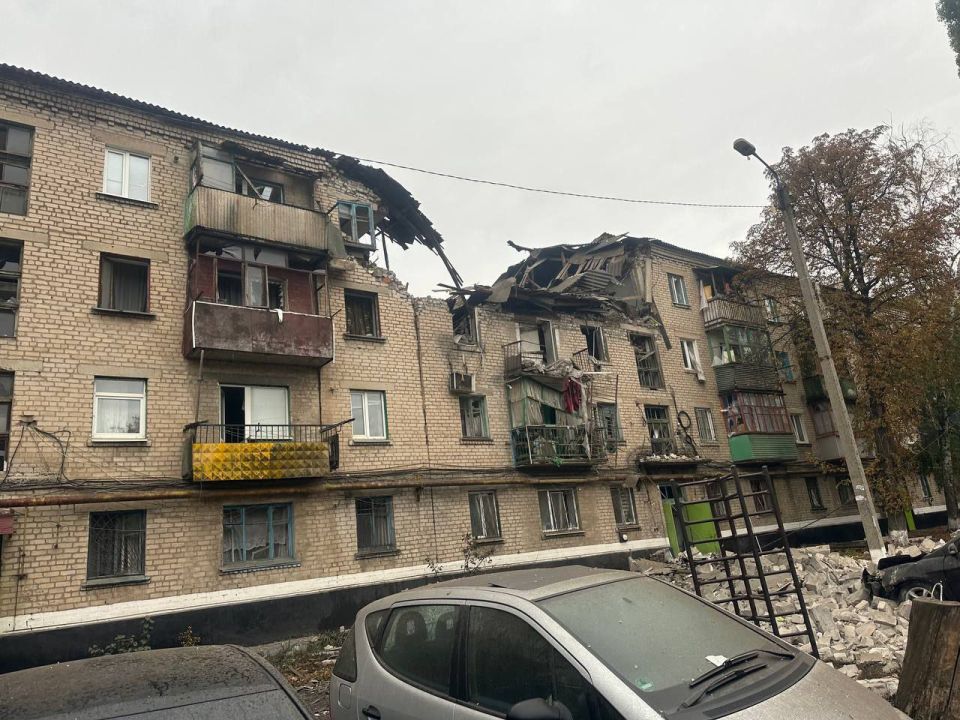 Взрыв бытового газа произошел в многоквартирном жилом доме в Красном Луче в ЛНР Взрыв бытового газа произошел в многоквартирном жилом доме в Красном Луче в ЛНР