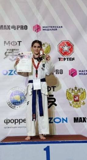Луганские тхэквондисты привезли с Чемпионата России 7 медалей Луганские тхэквондисты привезли с Чемпионата России 7 медалей