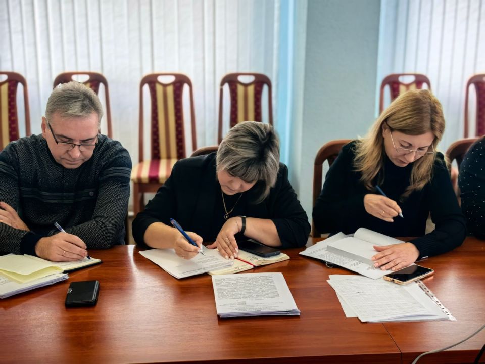 Сергей Козенко: Сегодня провел расширенное аппаратное совещание с руководителями структурных подразделений Администрации, начальниками отделов и управления, ответственных за жизнедеятельность населенных пунктов округа Сергей Козенко: Сегодня провел расширенное аппаратное совещание с руководителями структурных подразделений Администрации, начальниками отделов и управления, ответственных за жизнедеятельность населенных пунктов округа