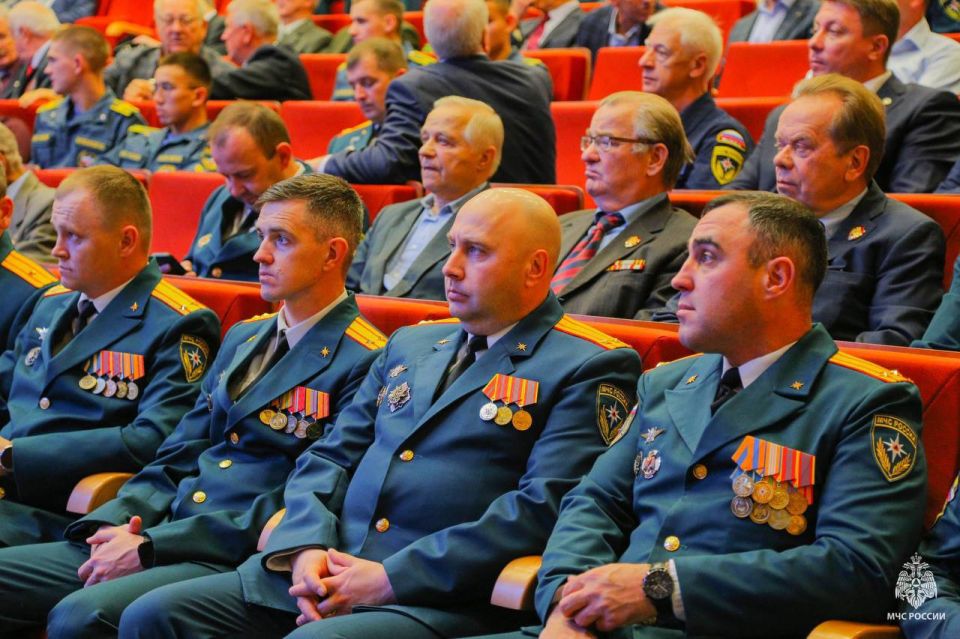 Праздничный концерт ко Дню гражданской обороны Праздничный концерт ко Дню гражданской обороны