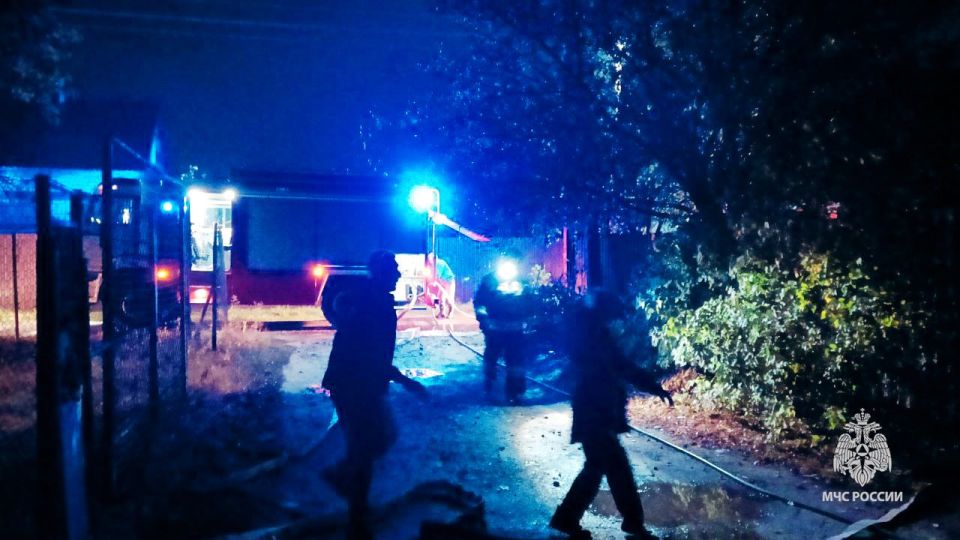 Жилой дом сгорел в садовом товариществе из-за короткого замыкания Жилой дом сгорел в садовом товариществе из-за короткого замыкания