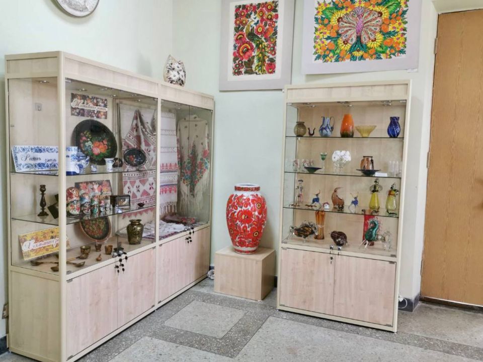 Городской историко-художественный музей Стаханова в получил новое экспозиционное оборудование Городской историко-художественный музей Стаханова в получил новое экспозиционное оборудование