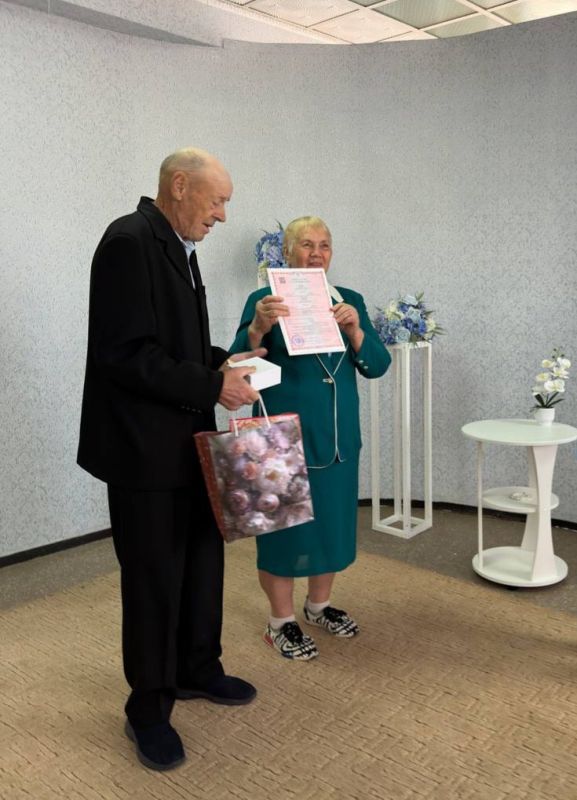 Супругов Тодоровых поздравили с полувековым юбилеем совместной жизни Супругов Тодоровых поздравили с полувековым юбилеем совместной жизни