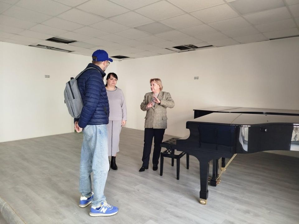 Пермские педагоги посетили музыкальную и художественную школы Северодонецка Пермские педагоги посетили музыкальную и художественную школы Северодонецка