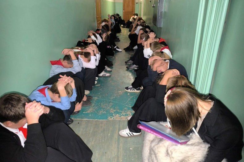 В Свердловской СШ №8 провели Всероссийский открытый урок по основам жизнедеятельности В Свердловской СШ №8 провели Всероссийский открытый урок по основам жизнедеятельности