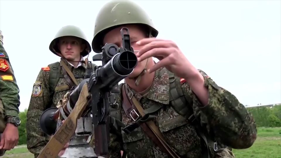 Военный комиссариат Славяносербского района Луганской Народной Республики проводит набор молодых людей в качестве кандидатов на поступления в Донецкое высшее общевойсковое командное училище в 2026 году, имеющих среднее...