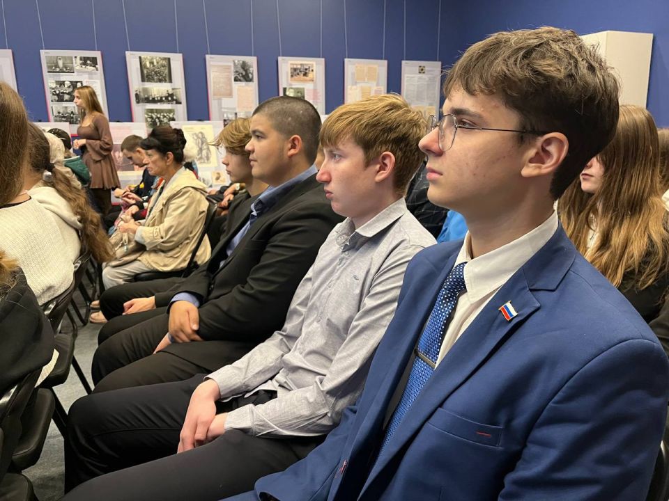 � ��������� ������������� ����� ���������� ������������ �����������, ����������� 50-����� ����������� ������������ ������ � ���������� ��� ������ ���� ��������