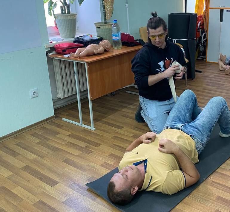 Преподаватели первой помощи Луганского центра медицины катастроф обучили сотрудников медицинского информационно-аналитического центра Преподаватели первой помощи Луганского центра медицины катастроф обучили сотрудников медицинского информационно-аналитического центра