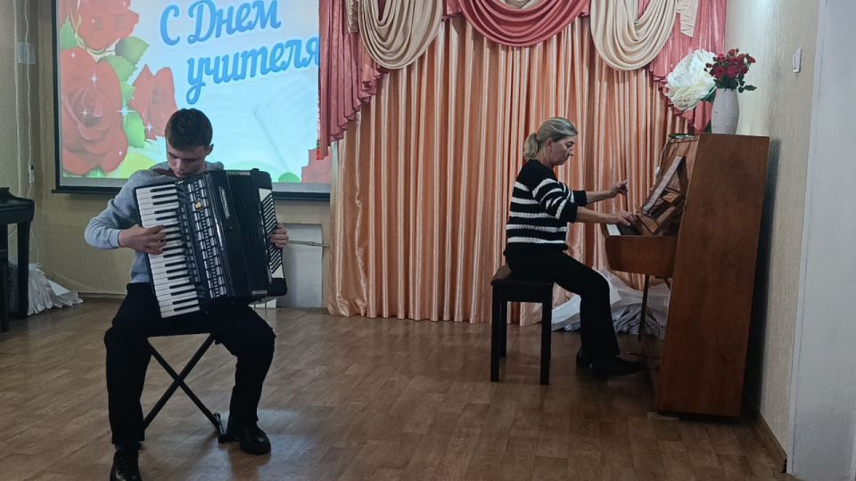 В канун празднования Дня Учителя в музыкальной школе состоялся концерт В канун празднования Дня Учителя в музыкальной школе состоялся концерт