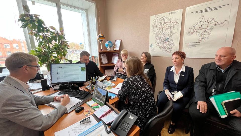 Альберт Зинченко: Сегодня заместитель Главы Станично-Луганского муниципального округа Андрей Бидлюченко провел рабочее совещание с начальниками отделов Администрации Станично-Луганского муниципального округа ЛНР Альберт Зинченко: Сегодня заместитель Главы Станично-Луганского муниципального округа Андрей Бидлюченко провел рабочее совещание с начальниками отделов Администрации Станично-Луганского муниципального округа ЛНР