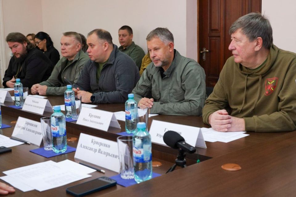 Депутаты Народного Совета ЛНР и Законодательного собрания Санкт-Петербурга на встрече в Луганске обсудили развитие межпарламентского взаимодействия Депутаты Народного Совета ЛНР и Законодательного собрания Санкт-Петербурга на встрече в Луганске обсудили развитие межпарламентского взаимодействия