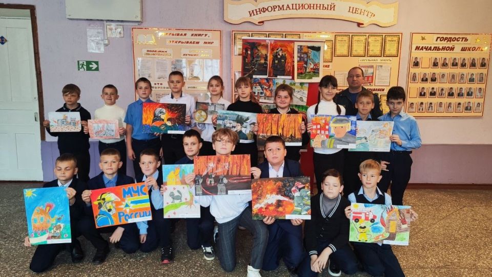 В Лутугинской средней школе №2 прошел Всероссийский открытый урок по безопасности В Лутугинской средней школе №2 прошел Всероссийский открытый урок по безопасности