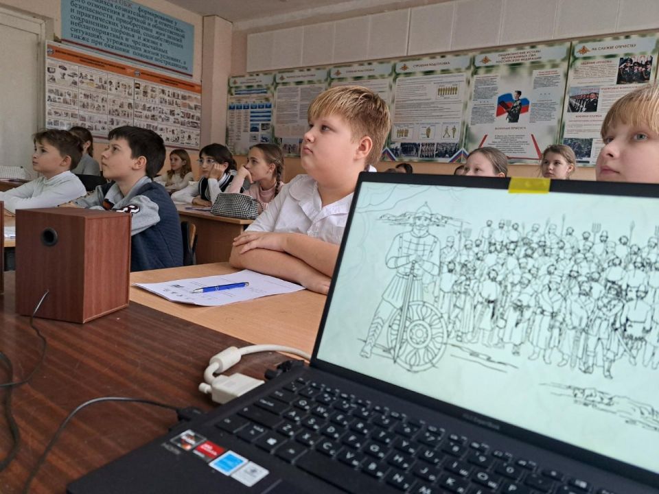 Школьники из Меловского округа ЛНР примут участие в онлайн-челлендже «РоссияВНашемСердце» Школьники из Меловского округа ЛНР примут участие в онлайн-челлендже «РоссияВНашемСердце»