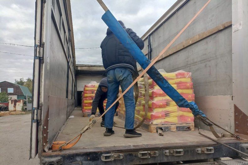 Из Красноярского края в Свердловск продолжается доставка различных строительных материалов Из Красноярского края в Свердловск продолжается доставка различных строительных материалов