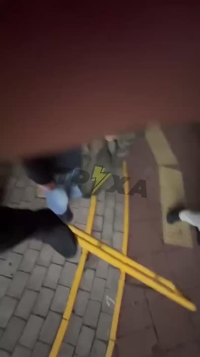 На улицах Киева прозвучал гимн России