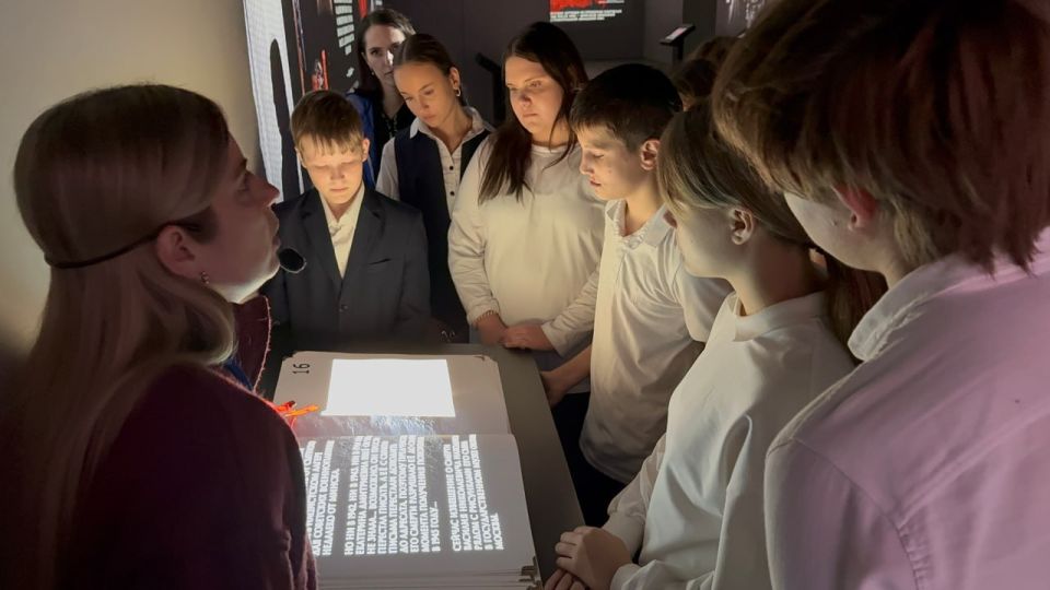 Для детей участников СВО провели экскурсию в мультимедийный парк «Россия - моя история» Для детей участников СВО провели экскурсию в мультимедийный парк «Россия - моя история»