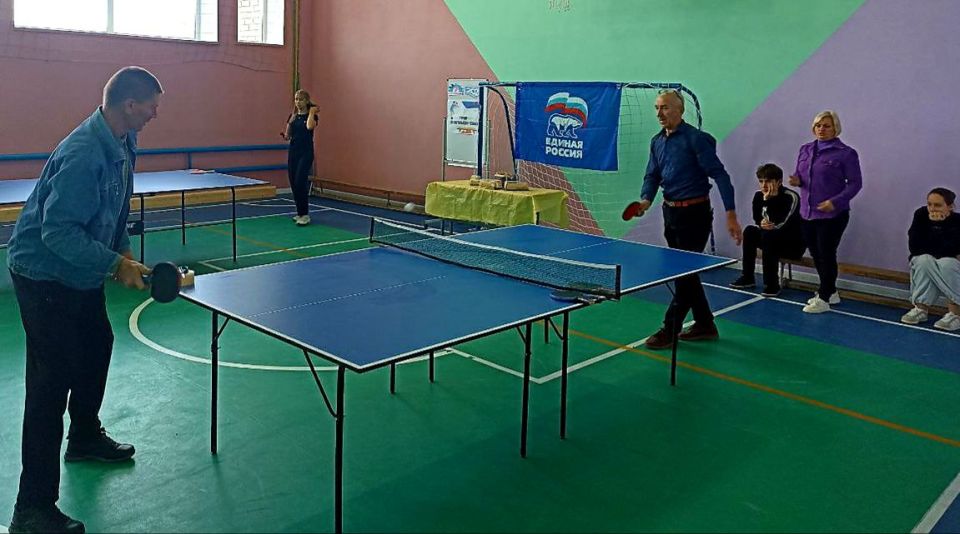 В спортивном зале Литвиновского УВК состоялся турнир по настольному теннису, организованный в рамках марафона добрых дел «Добрые дела- лучший подарок Президенту», приуроченный Дню рождения Владимира Путина В спортивном зале Литвиновского УВК состоялся турнир по настольному теннису, организованный в рамках марафона добрых дел «Добрые дела- лучший подарок Президенту», приуроченный Дню рождения Владимира Путина