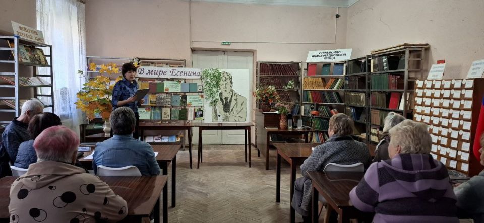 В Красном Луче для слушателей Университета третьего возраста состоялся поэтический вечер В Красном Луче для слушателей Университета третьего возраста состоялся поэтический вечер