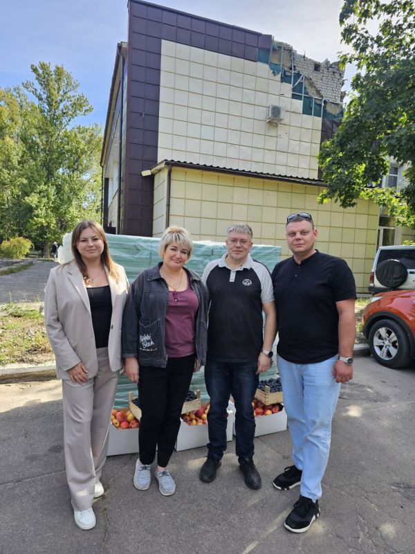 Депутаты Народного Совета ЛНР взяли на контроль решение ряда проблемных вопросов граждан и оказали адресную гуманитарную помощь жителям республики Депутаты Народного Совета ЛНР взяли на контроль решение ряда проблемных вопросов граждан и оказали адресную гуманитарную помощь жителям республики