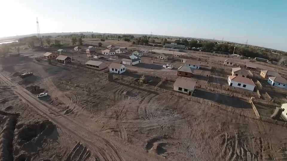 Творческий союз Общественной палаты ЛНР, Ансамбля песни и пляски ЦВО Екатеринбурга и Луганские «Непоседы» выпустили клип на песню «Зарница» в День Рождения Верховного главнокомандующего РФ с благодарностью за Защиту Мира и...