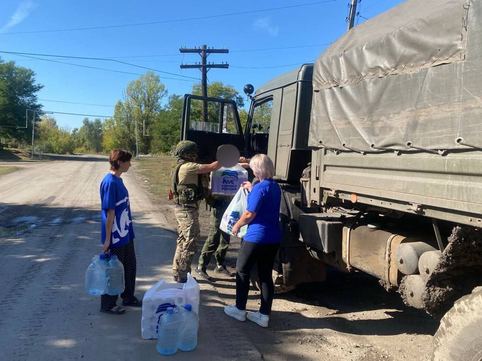 «Zа Победу»: единороссы передали гуманитарную помощь участникам специальной военной операции «Zа Победу»: единороссы передали гуманитарную помощь участникам специальной военной операции