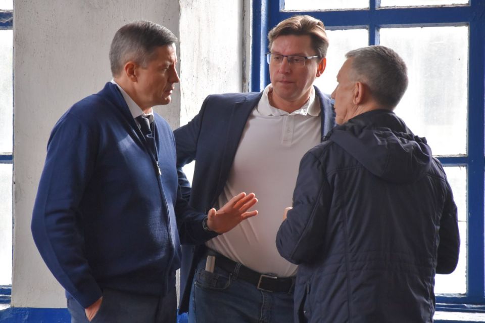 Новые горизонты. Председатель Правительства Луганской Народной Республики Егор Ковальчук в ходе рабочей поездки посетил Деркульский конезавод – одно из старейших предприятий в сфере коневодства Новые горизонты. Председатель Правительства Луганской Народной Республики Егор Ковальчук в ходе рабочей поездки посетил Деркульский конезавод – одно из старейших предприятий в сфере коневодства