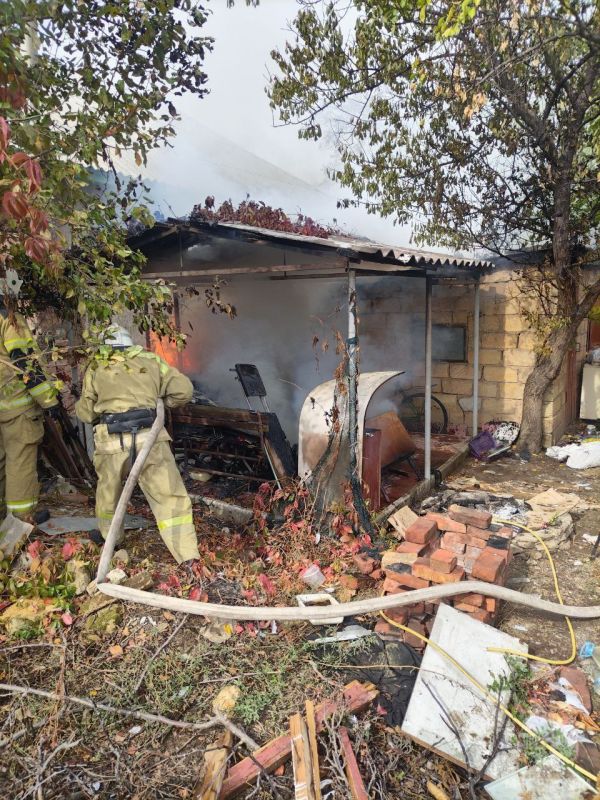 Предположительно, из-за короткого замыкания электропроводки пострадала беседка Предположительно, из-за короткого замыкания электропроводки пострадала беседка