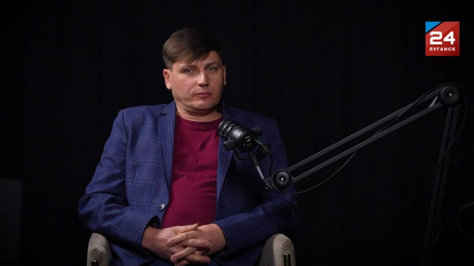 «История рождения инструмента начинается не с того, что я взял рубанок и фрезер, а с заготовки древесины» «История рождения инструмента начинается не с того, что я взял рубанок и фрезер, а с заготовки древесины»