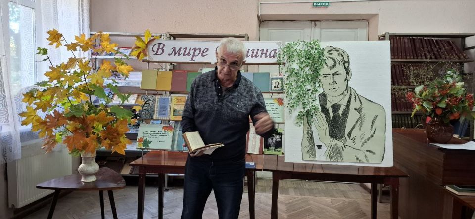 В Красном Луче для слушателей Университета третьего возраста состоялся поэтический вечер В Красном Луче для слушателей Университета третьего возраста состоялся поэтический вечер