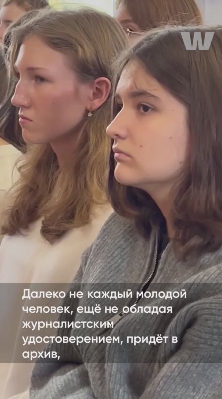 Главный художественный руководитель ГТРК ЛНР Леонард Свидовсков провел творческую встречу с медиаклассами и медиавертикалью Московской школы №1251 имени генерала Шарля де Голля