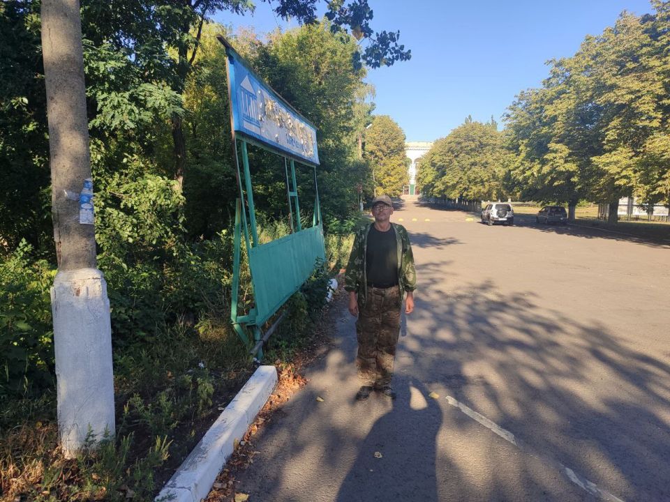 В рамках эстафеты "Добрые дела - лучший подарок президенту" мы вместе с активистами "Единой России " и сотрудниками МУП "ГРС" провели субботник в парковой зоне Дворца культуры имени Ленина В рамках эстафеты "Добрые дела - лучший подарок президенту" мы вместе с активистами "Единой России " и сотрудниками МУП "ГРС" провели субботник в парковой зоне Дворца культуры имени Ленина