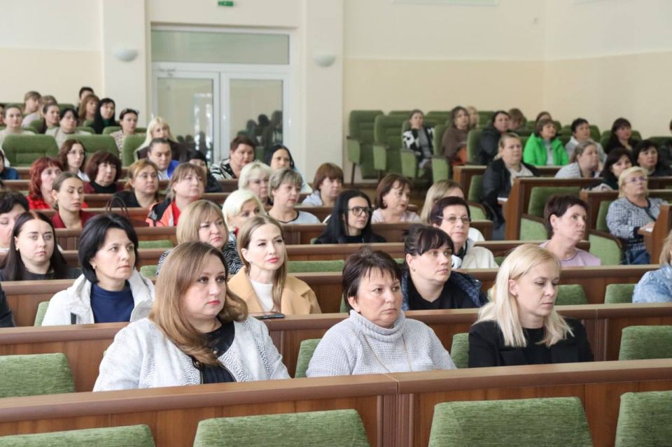 Виктория Сошина: Приняла участие в общегородском родительском собрании, посвящённом вопросам профилактики правонарушений среди несовершеннолетних Виктория Сошина: Приняла участие в общегородском родительском собрании, посвящённом вопросам профилактики правонарушений среди несовершеннолетних