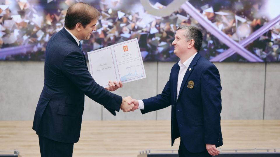Педагог из Стаханова отмечен наградой Президента Российской Федерации Педагог из Стаханова отмечен наградой Президента Российской Федерации