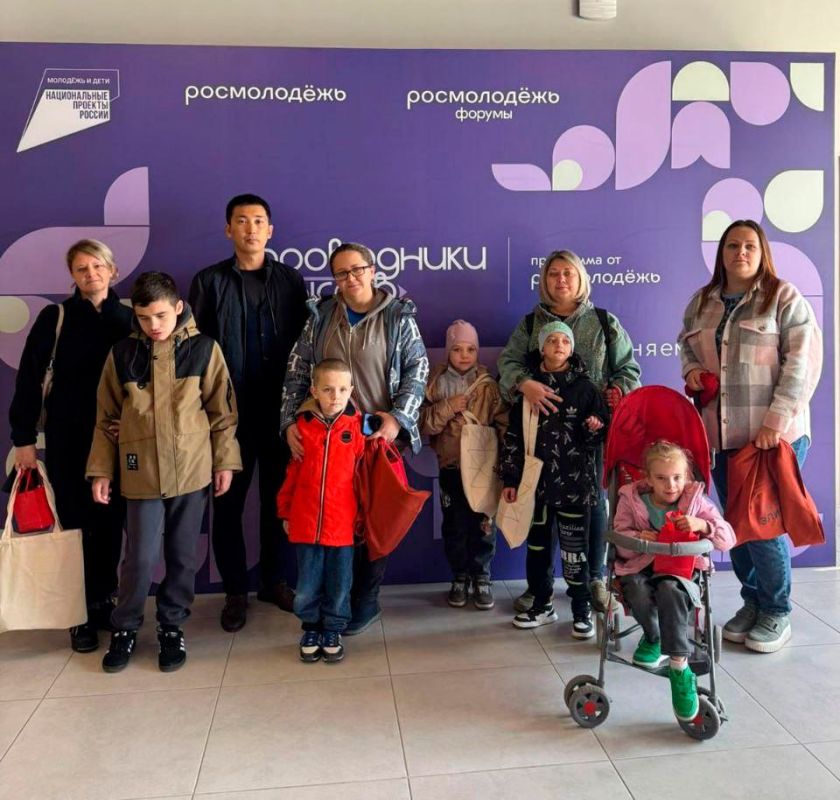 Дети из Антрацита, проходящие курс реабилитации в Калмыкии, знакомятся с историей республики Дети из Антрацита, проходящие курс реабилитации в Калмыкии, знакомятся с историей республики