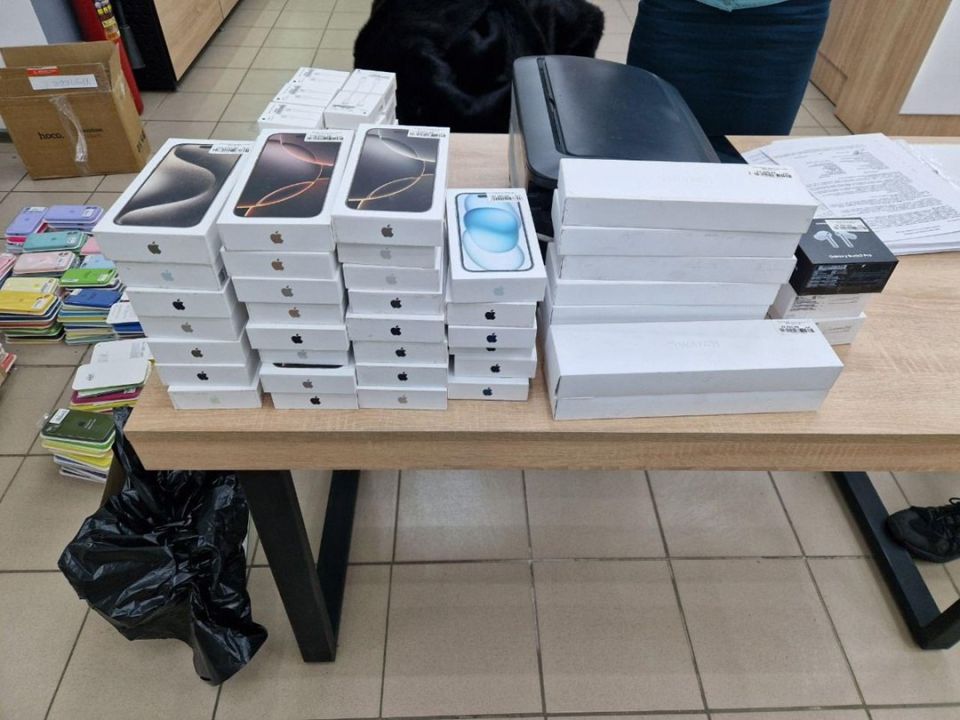 Луганские таможенники изъяли 943 единицы «серых» товаров из магазина электроники