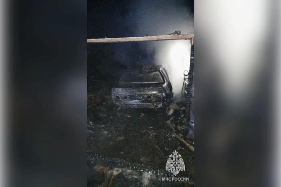 В ЛНР из-за электровелосипеда сгорели гараж и авто