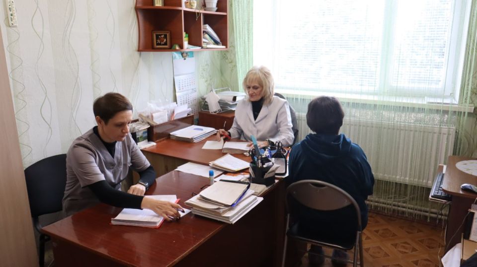 Сегодня в ГБУЗ «Марковская ЦРМБ» ЛНР прошёл выездной приём республиканских специалистов! Сегодня в ГБУЗ «Марковская ЦРМБ» ЛНР прошёл выездной приём республиканских специалистов!